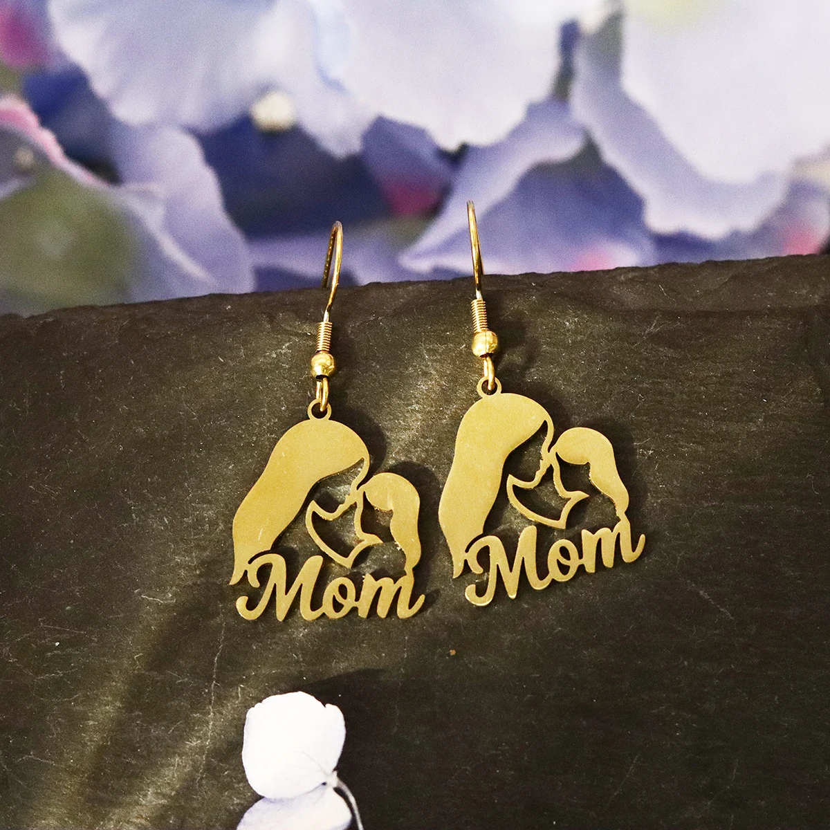 Mother and Daughter Embrace Drop Ear Hooks Stainless Steel Mom Letter Earrings Mother's Day Birthday Jewelry Gift for Women