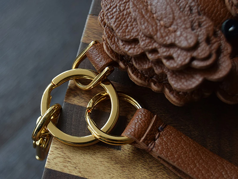 Handgefertigter Echtleder-Taschenanhänger Teddybär Schlüsselanhänger Welpen und Hunde Kleiner Pudel Schlüsselring mit Geschenkbox – Detail 5
