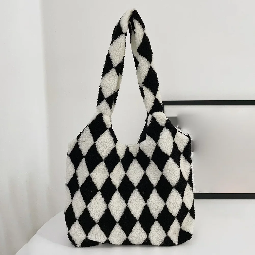 حقيبة كتف من الفرو للنساء ، حقيبة هوبو بسيطة ناعمة ، سعة كبيرة ، شبكة ماسية ، حقيبة ترفيهية خارجية للسيدات