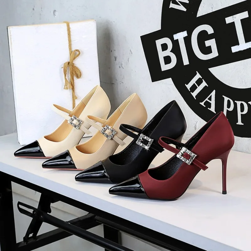 

BIGTREE/пикантные женские туфли-лодочки для вечеринок, офисные туфли-лодочки с острым носком и стразами, шелковые туфли на тонком каблуке 9,5 см, разноцветные женские туфли с пряжкой и ремешком