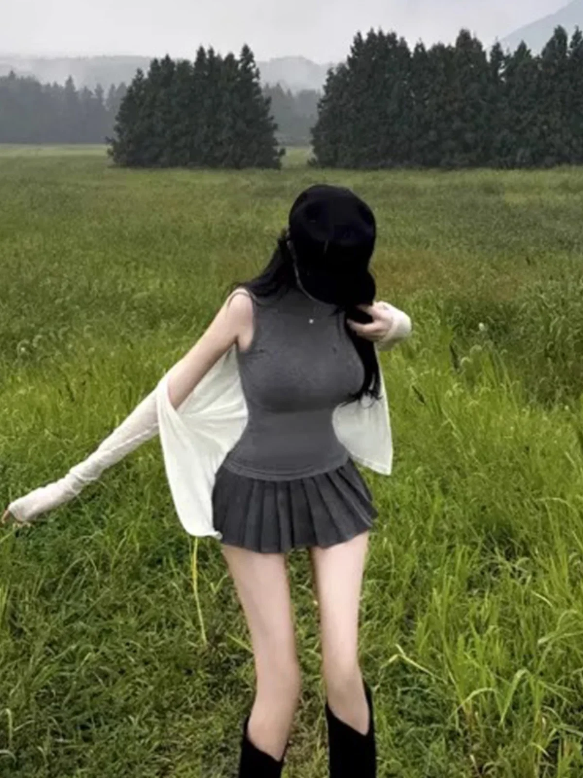 Seksowny dopasowany top z wysokim kołnierzem, elastyczny, wyszczuplający, damski T-shirt z dzianiny Dongda Gate, bazowy, jednolity kolor, do pracy.