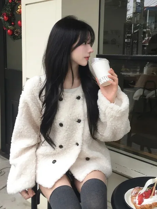 Warm Lamb Fur Collar round Neck Coat Women's Korean Style Design Cute Anti-Aging Winter Jacket Casual Fashion Long Sleeve