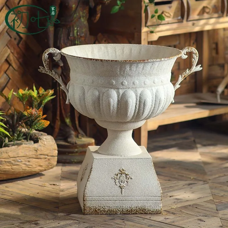 European retro old wrought iron flower pot ornament garden courtyard arrangement props clothing store welcome vase