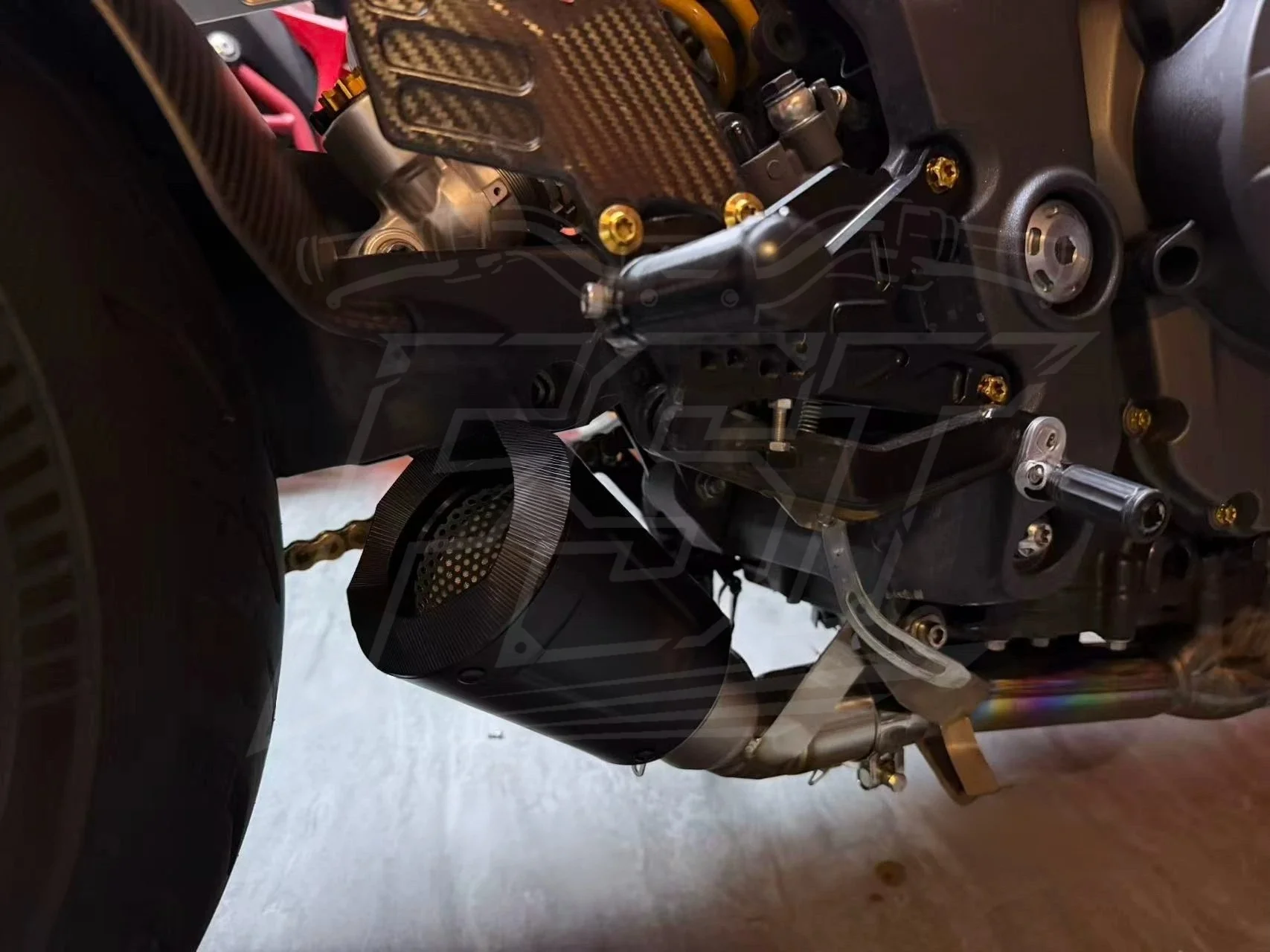 For Triumph 1200RS Exhaust System: Underslung Header with Mid-Pipe and Tailpipe (Black Ceramic Finish)
