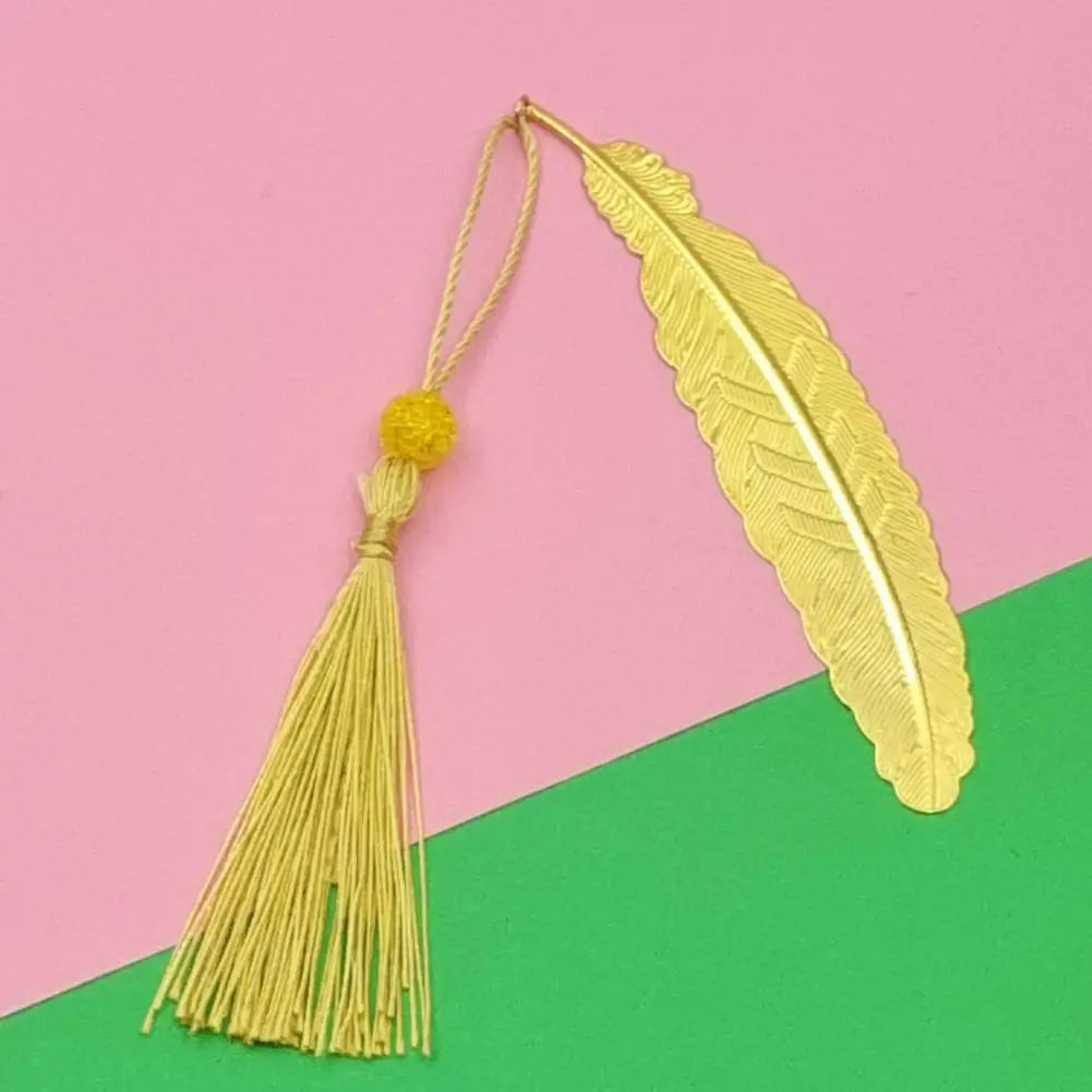 ที่คั่นหนังสือของขวัญเพื่อนหรูหราสไตล์จีนที่คั่นหนังสือขนนกโลหะพร้อมพู่ตกแต่งที่คั่นหนังสือสำหรับนักเรียนที่ไม่ซ้ำใคร