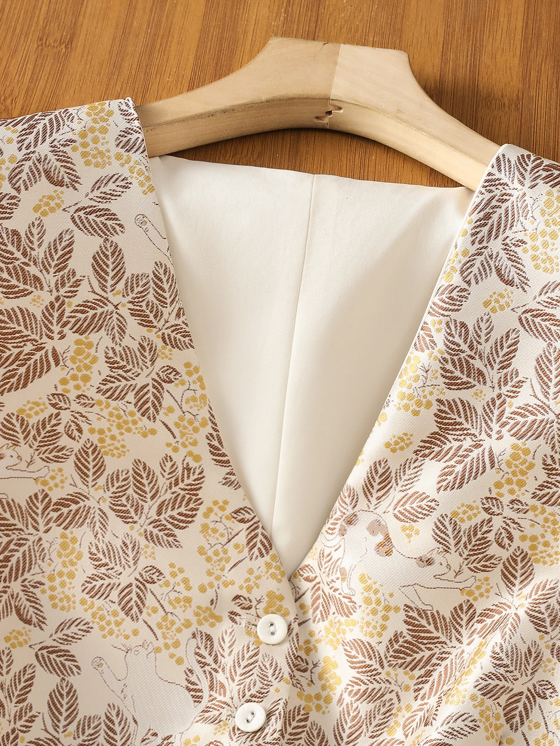 Wysokiej jakości haftowana kwiatowa kamizelka damska z dekoltem w serek, dwustronna, do noszenia na co dzień, do pracy, do noszenia warstwowo, z poduszkami na ramiona.