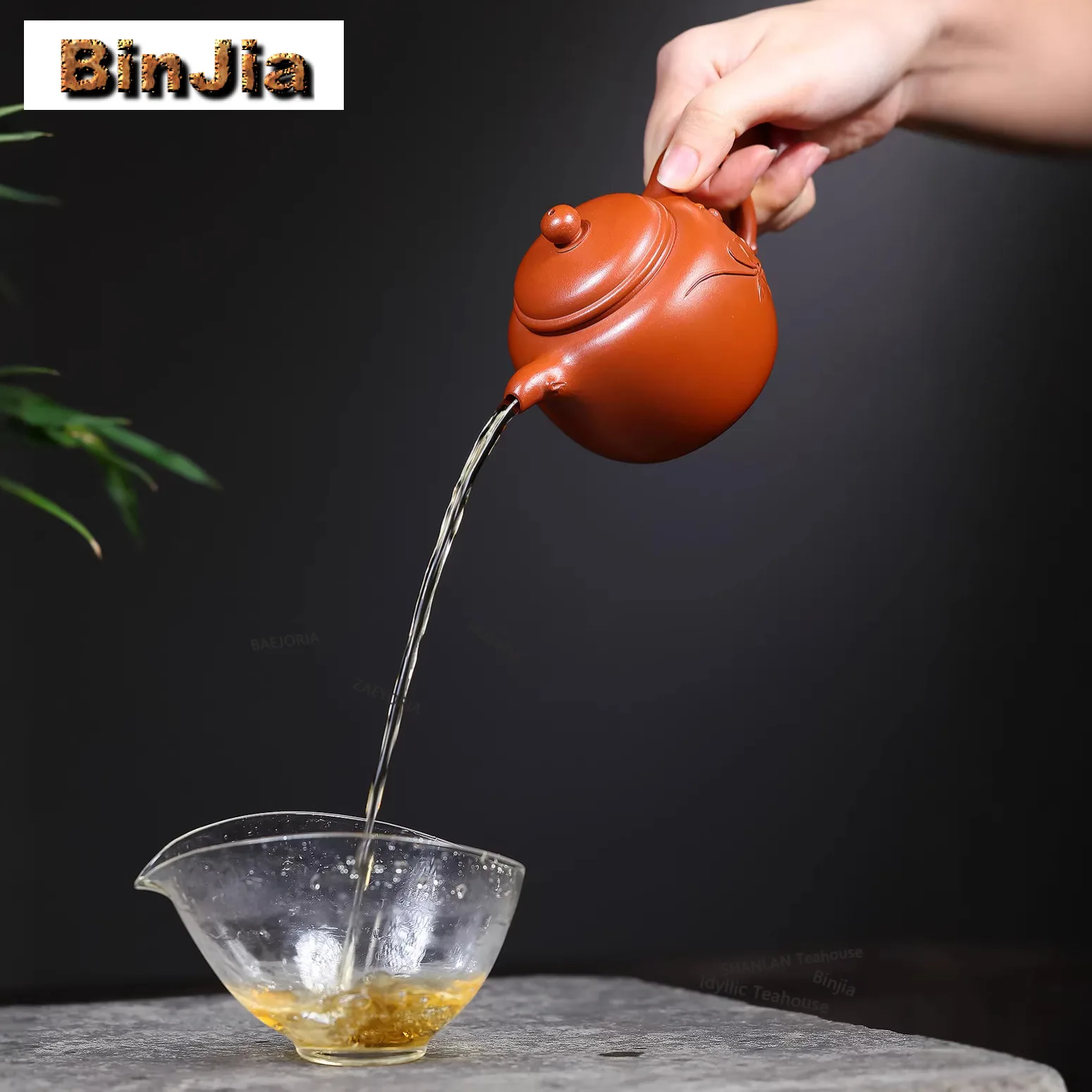 

250ml Exquisite Yixing Purple Clay Teapots Handmade Peach Leaf Pot Raw Ore Zhu Mud Kettle Chinese Zisha Tea Set Tea Ceremony