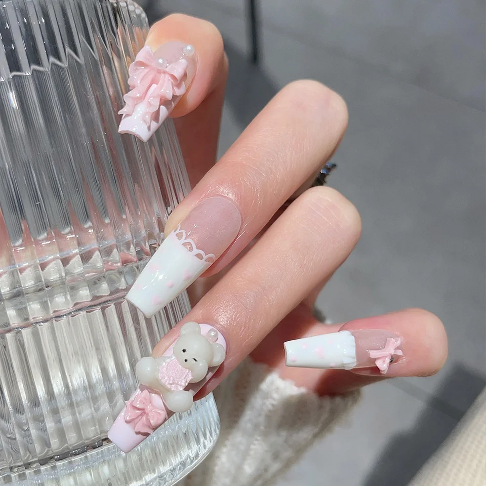 10 piezas kit de uñas postizas largas trapezoidales hechas a mano, blancas y rosas, con diseño de osito de caramelo 2