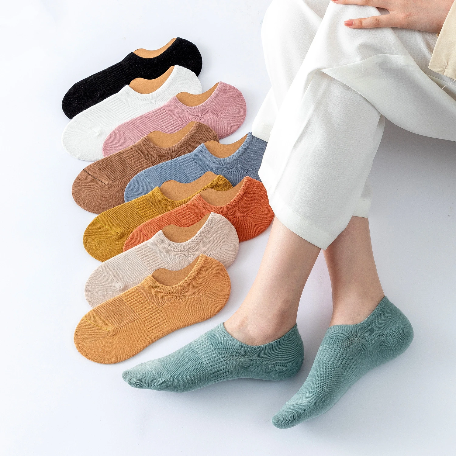 10 Pairs Women Boat Socks Solid Black White Summer Thin  Breathable Cotton Girls Silicone Non-slip Low-cut Invisible Socks