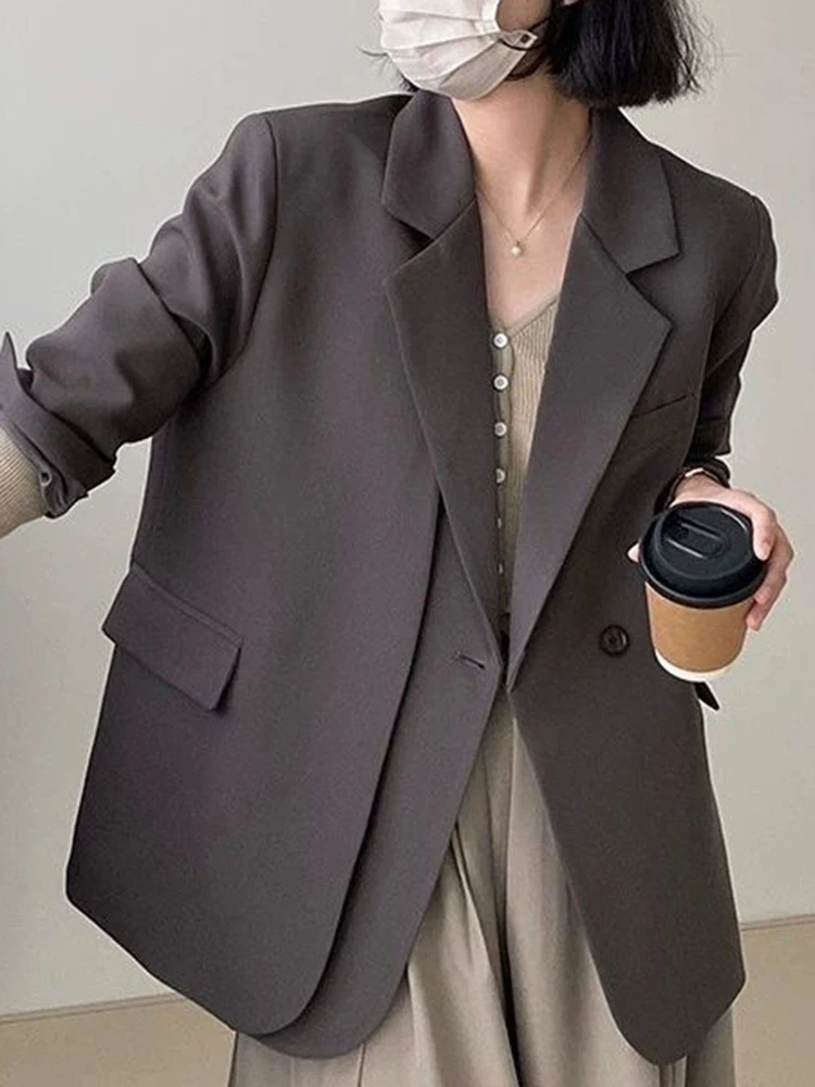 Grey mini suit jacket for women in spring 2024, with a casual Korean style black suit design  women blazers and jackets