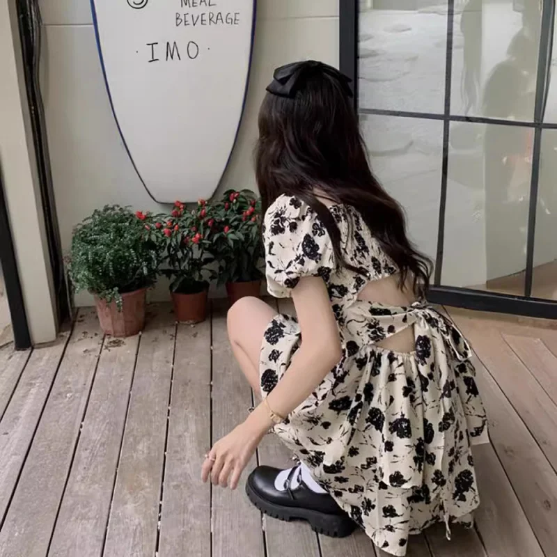 

Petite Princess Style Floral Puff Sleeve Dress for Women Summer Niche Back Design Slimming Sweet and Spicy Short Dress