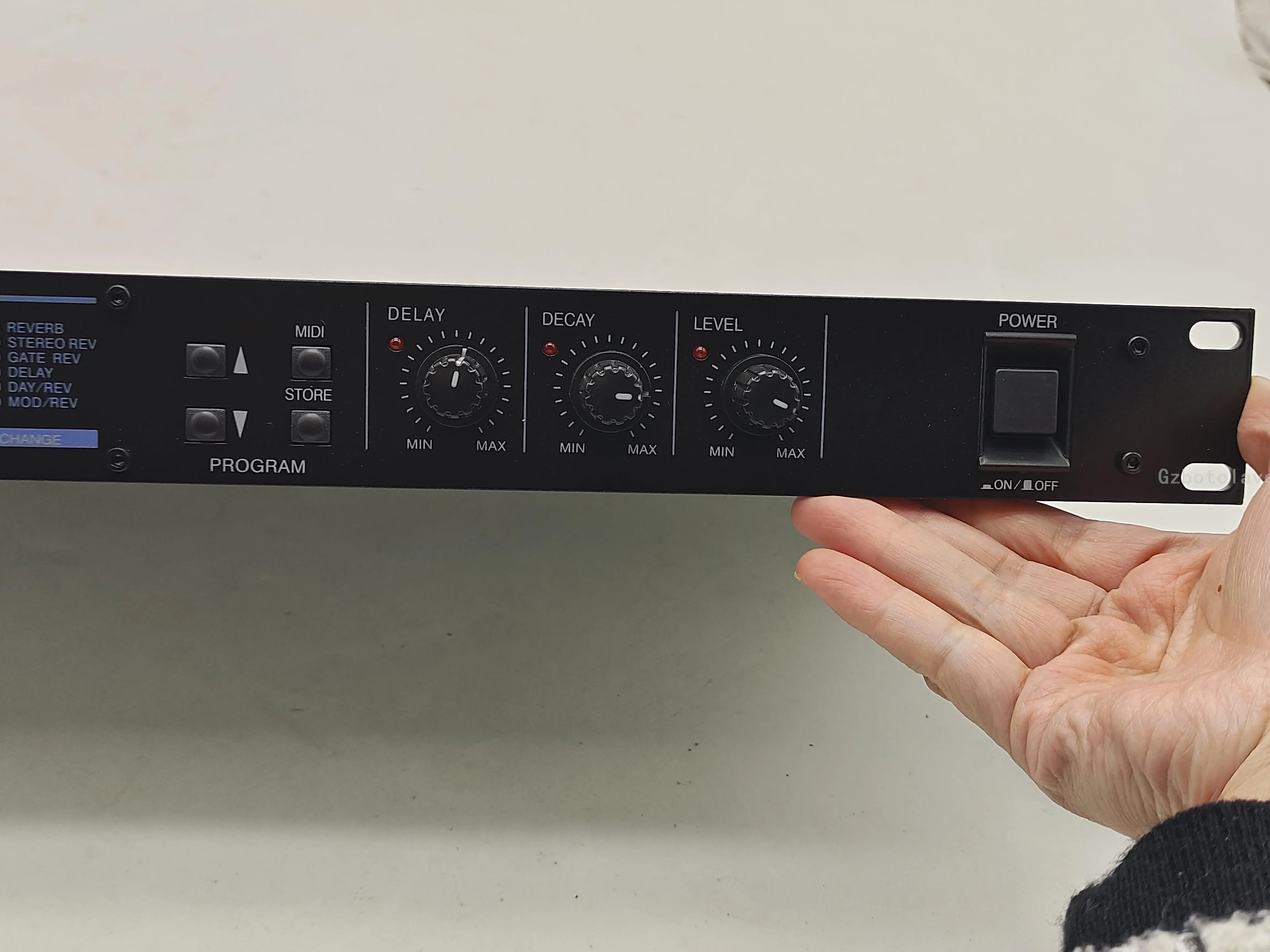 Prosesor reverberator digital efektor digital panggung KTV REV100DSP profesional dengan adaptor daya