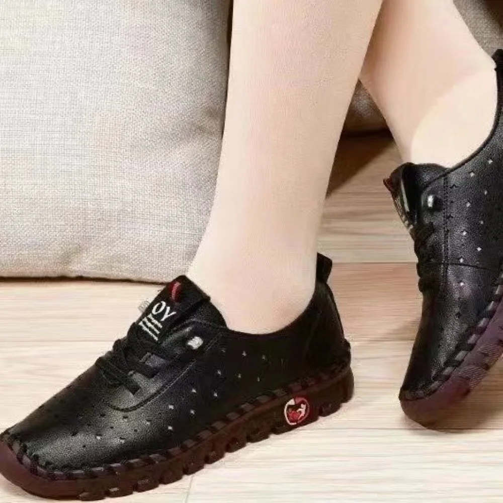 Weiche perforierte Leder-Loafer für Damen, atmungsaktive, ausgeschnittene Gummisohle, rutschfeste Fußgewölbestütze, leichte flache Schuhe für den Außenbereich – Detail 7