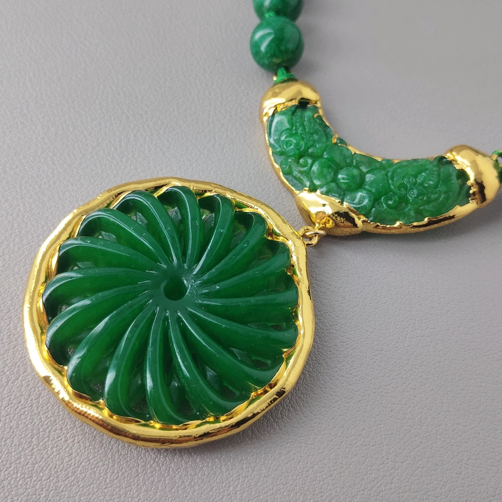 

12mm round Green Jade Handmade Bold Choker Carved floower Pendant Necklaces