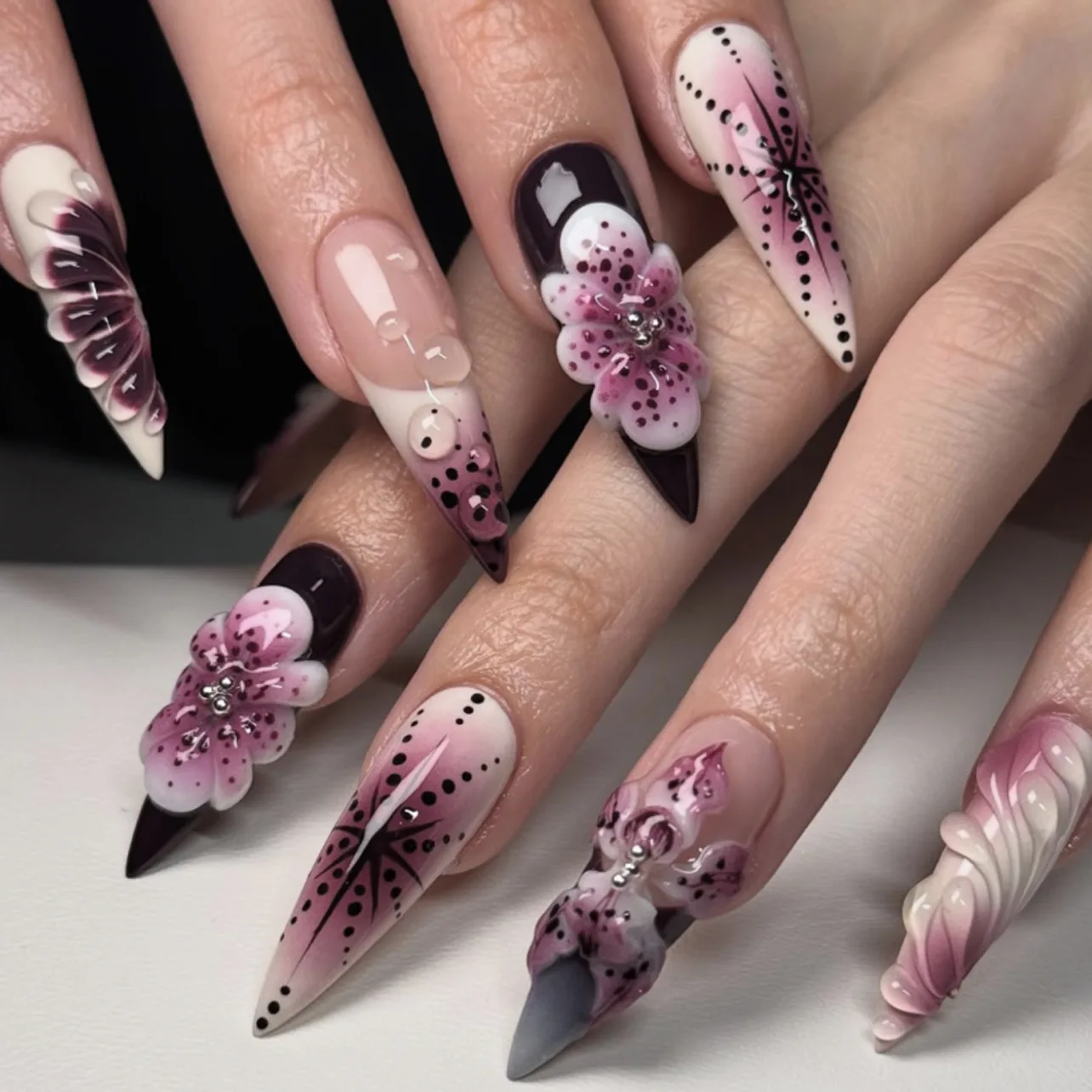 

24PCS Luxury 3D Floral Press on Nails Long Stiletto French Design Elegant Vintage European American Sweet Cool Style False Nails