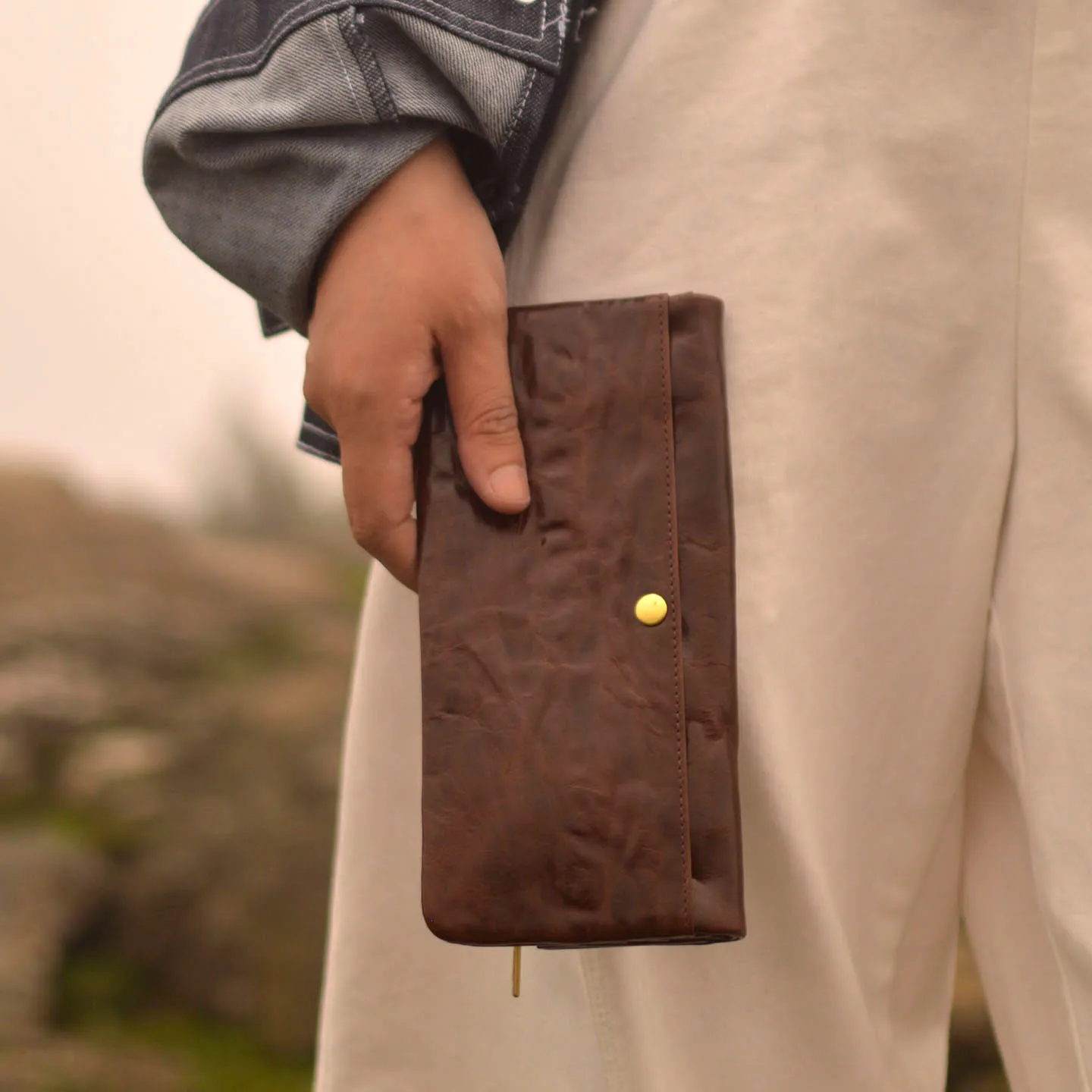 aetoo-leather-long-style-wallet-for-women-large-capacity-retro-handbag-top-layer-of-cowhide-money-clip-mobile-phone-bag-si