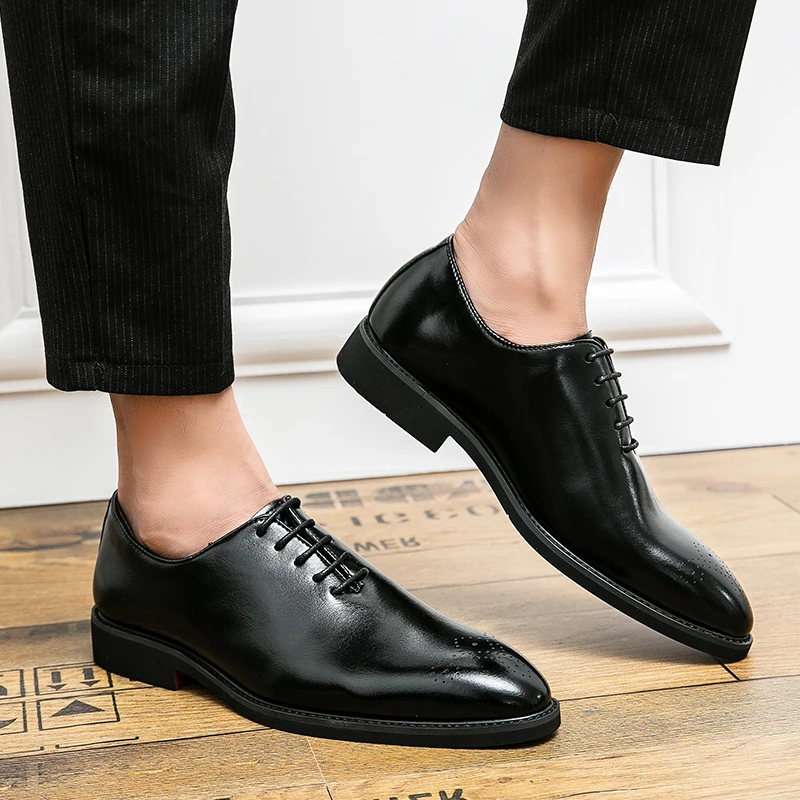 New Red Sole Brogue Shoes Men Black Business Mens Formal Shoes Lace-up Round Toe Spring/Autumn