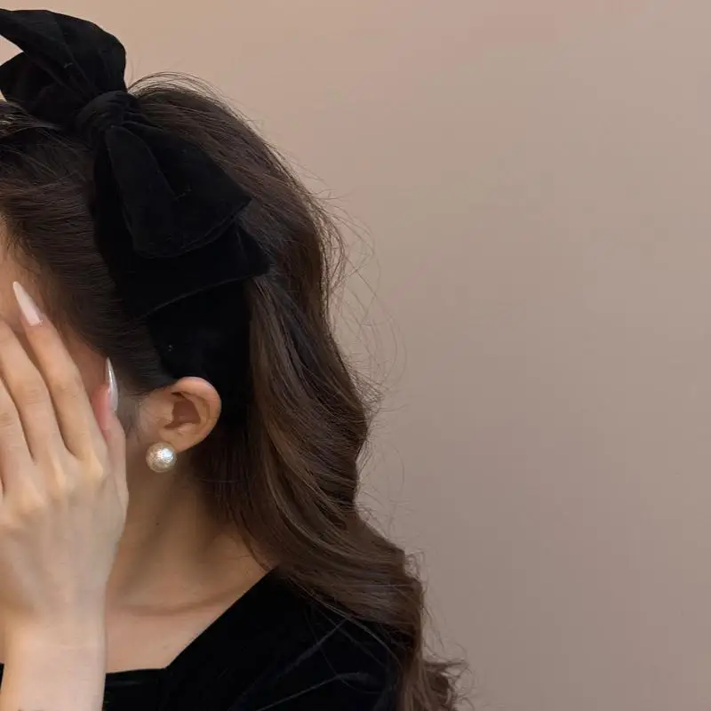 Rot-schwarzes Samt-Stirnband mit breiter Schleife für Mädchen und Frauen, Winter-Haarband, modisches, temperamentvolles Neujahrs-Haar-Accessoire【AliS8】 – Detail 4