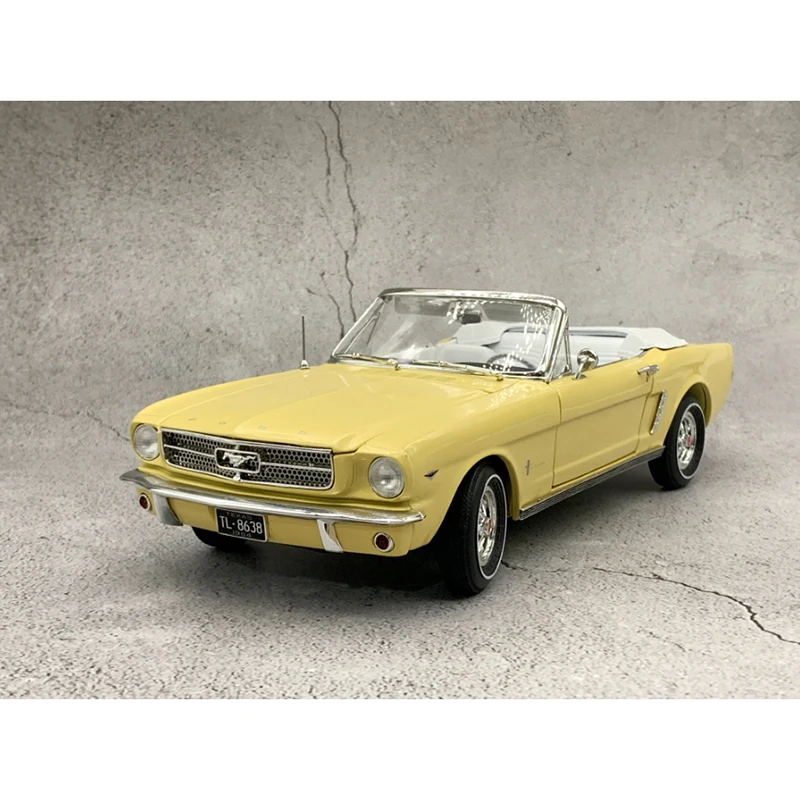 ダイキャスト 1/18スケール 1965年式 マスタング 4.6 コンバーチブル 合金製 シミュレーションカーモデル コレクション 装飾 ギフト 静態ディスプレイ