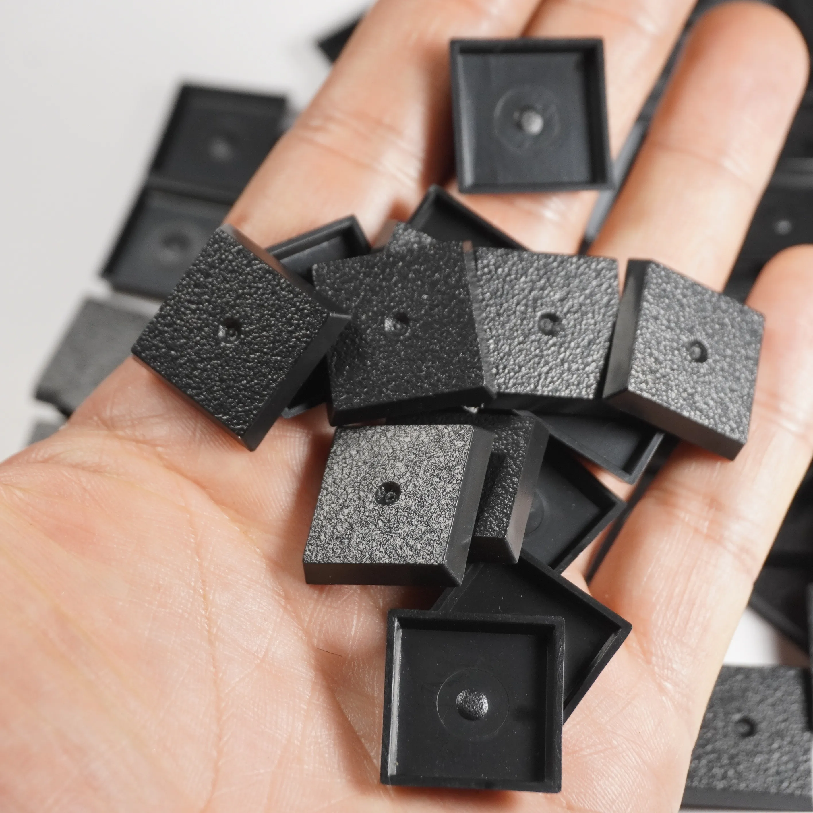 Immagine 3: Basi quadrate da 20 mm realizzate in plastica per basi per giochi da tavolo per WH