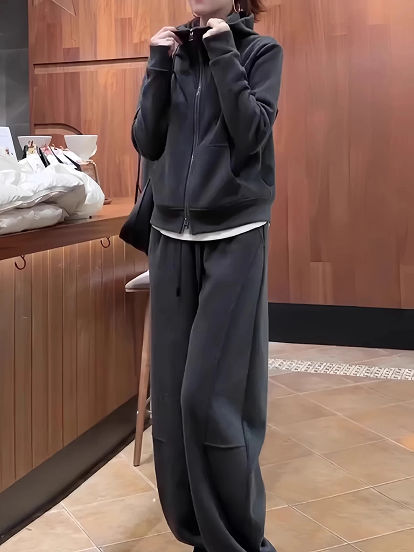 

Laid-ba Sle, повседневный комплект спортивной одежды, женский весенне-осенний комплект больших размеров, моющаяся толстовка с капюшоном, дэт, широкие брюки, комплект из двух предметов