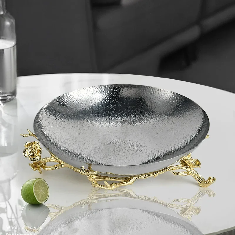 Nordic light luxury high-end home restaurant decoration hammer stainless steel fruit plate metal tripod ornament decorative bowl