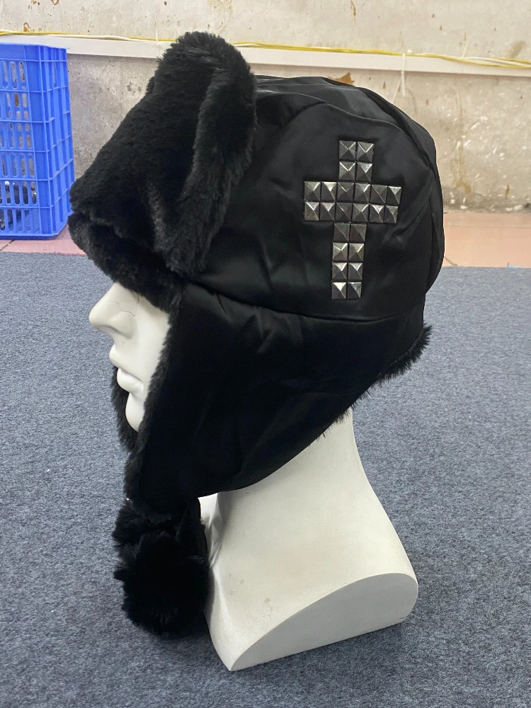 Осенне-зимняя шляпа с крестом и горячими бриллиантами, милая и теплая шляпа Лей Фэн, темное готическое украшение с волосатым шариком