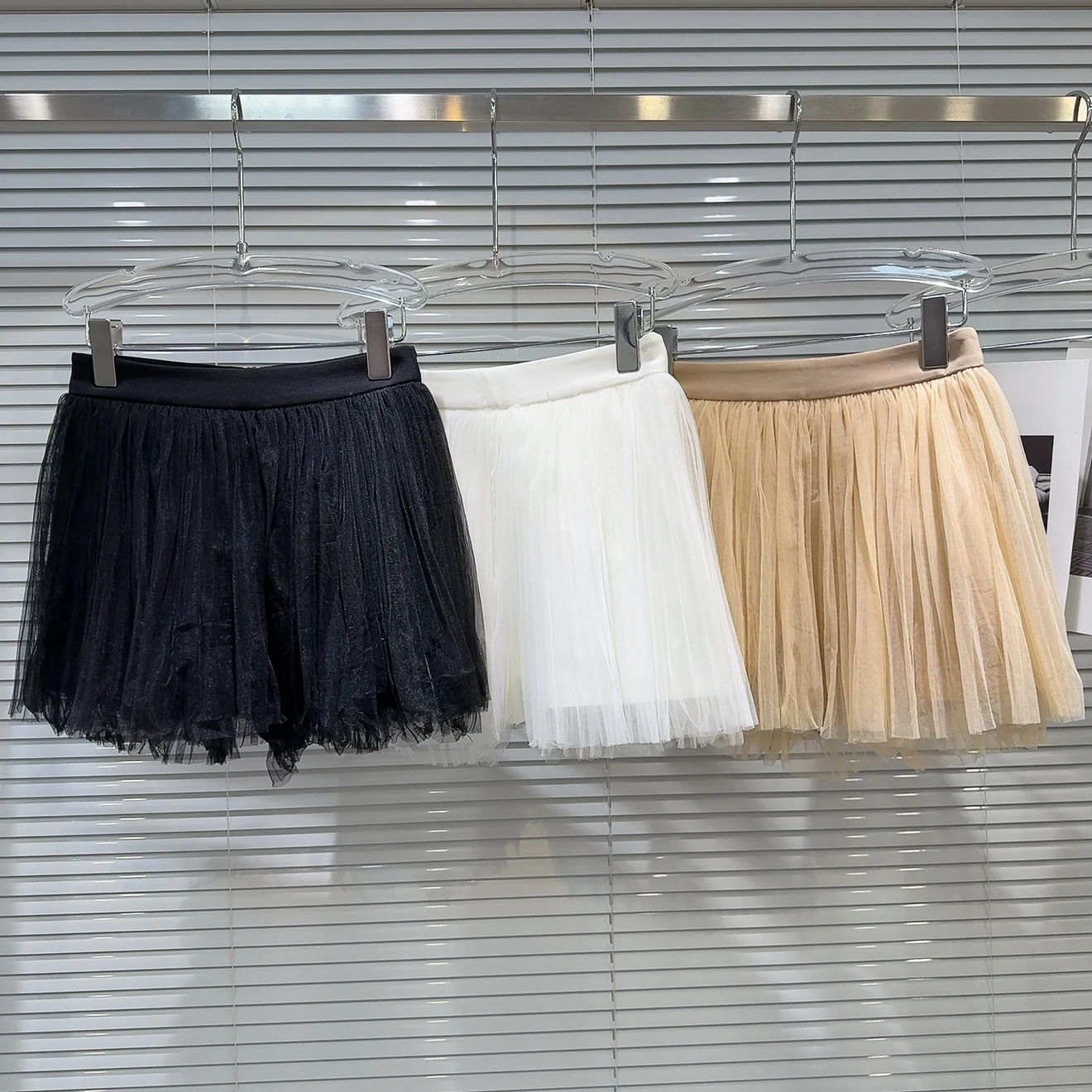 

Весна 2026: Новая однотонная юбка-миди А-силуэта в стиле знаменитостей, французский шик, из полиэстера, для повседневной носки