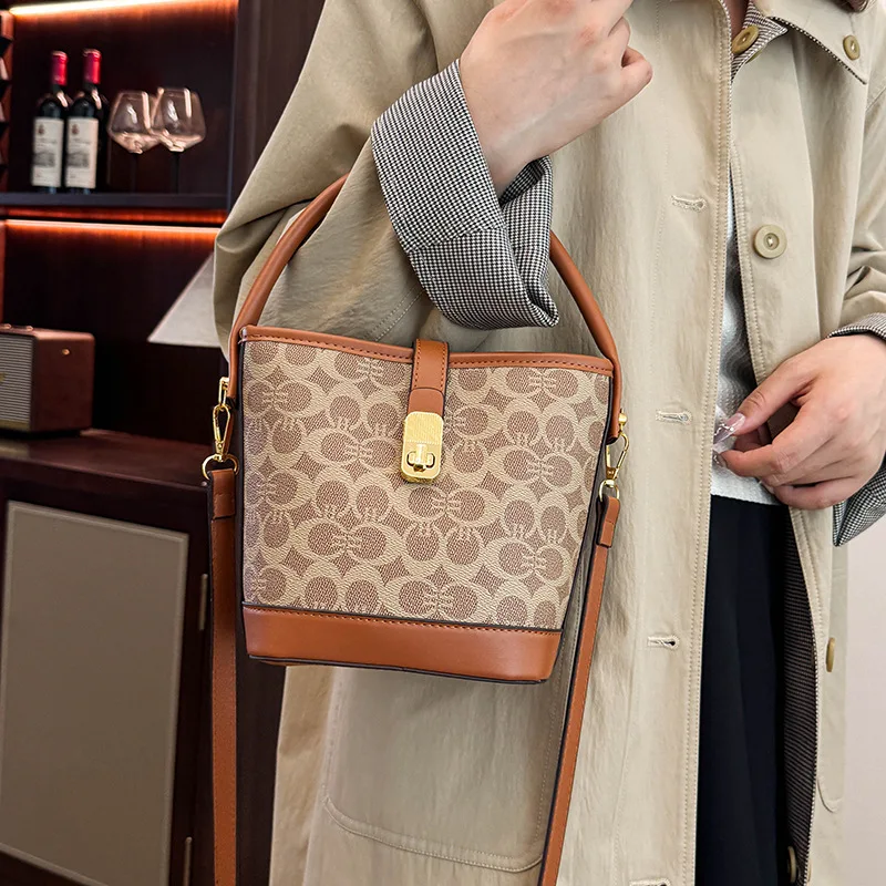 حقيبة دلو مرقعة جديدة لعام 2025 - تصميم ريترو فريد من نوعه للنساء، متعددة الاستخدامات محمولة باليد/جسم متقاطع/نمط الإبط #3