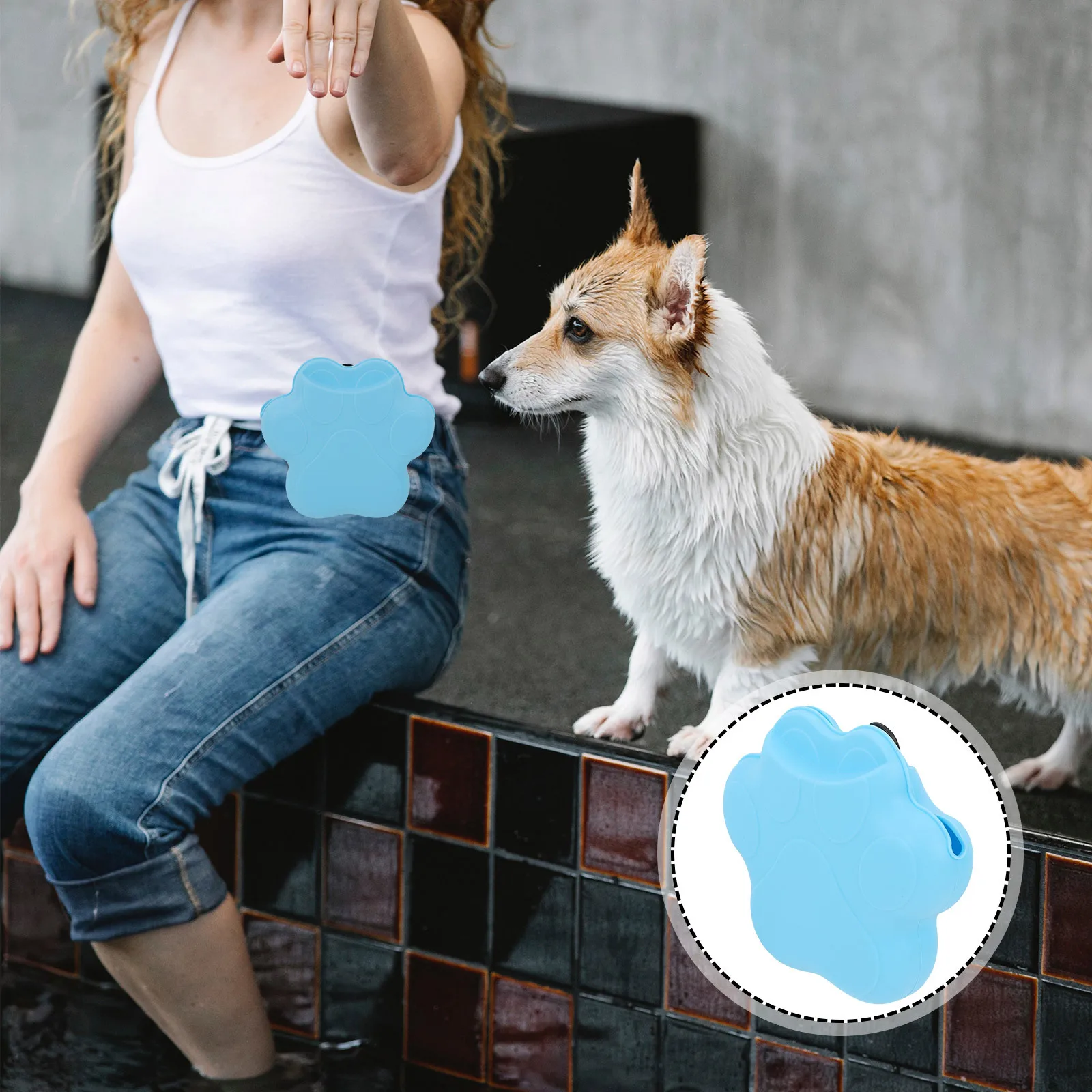 

1pc Pet Training Bag Claw Shape Silicone Dog Treat Pouch Portable Outdoor Puppy Snack Container For Walking Running Training