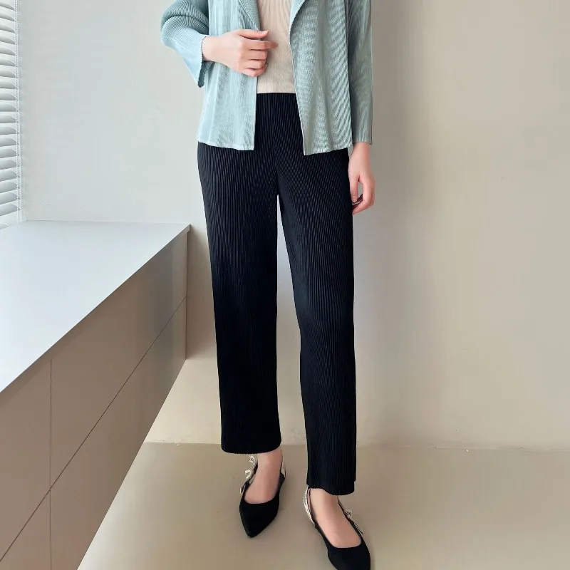 2026 Lente Miyake Geplooide Honderd Elastische Taille Rechte Broek Damesmode Commuter Eenvoudige Sport Casual Broek Rimpelvrij