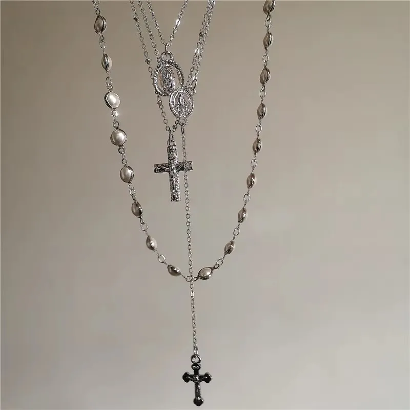 4-teiliges Set Charm-Halskette mit Silberfarbenem Metallkreuz-Anhänger und Perlenkette für Damen, Trendiger Modeschmuck 2026 im Großhandel
