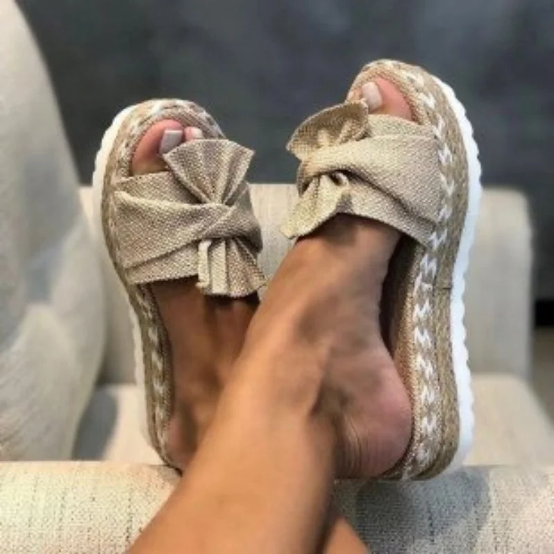 

Summer Round Headed Sexy Thick Soled Non Slip Casual Slippers Fashionable New Butterfly Bow Plus Large Flat Slippers for Women