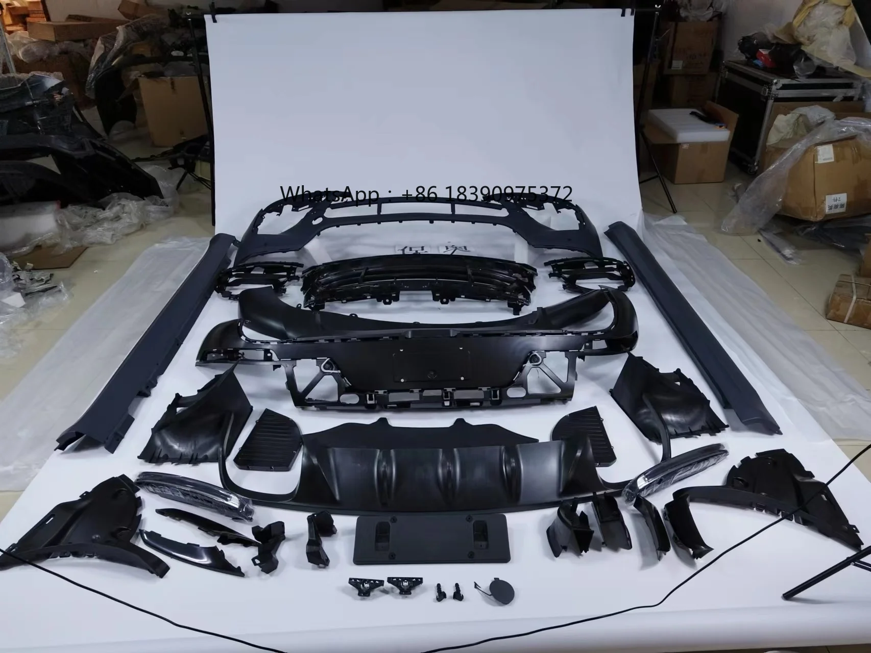 Sport Style Full Set Car Body Kit Car Body Parts  Bodykit Front & Rear Bumper Set with Side-skirts for Macan TURBO SD