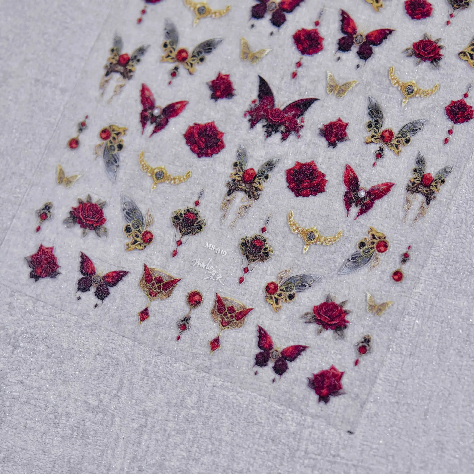 レッドゼリーヘビ蝶ローズフラワーキャットアイストーンホットスタンピングスライバー自己粘着ネイルアートステッカー繊細なマニキュアデカール