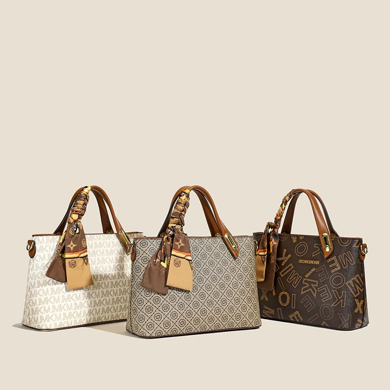 

High quality fashionable chain strap shoulder bag, trendy and spacious handbag, luxurious design zipper women's crossbody bag