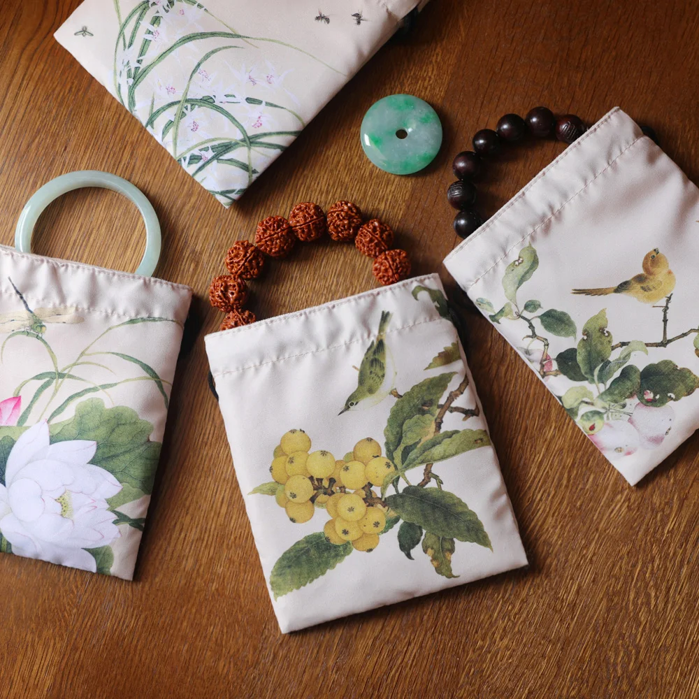 

Spring Clay Walnut Buddha Beads Storage Bag Silk Pouch Hand Bracelet Bag Star Moon Jewelry Cloth Bag