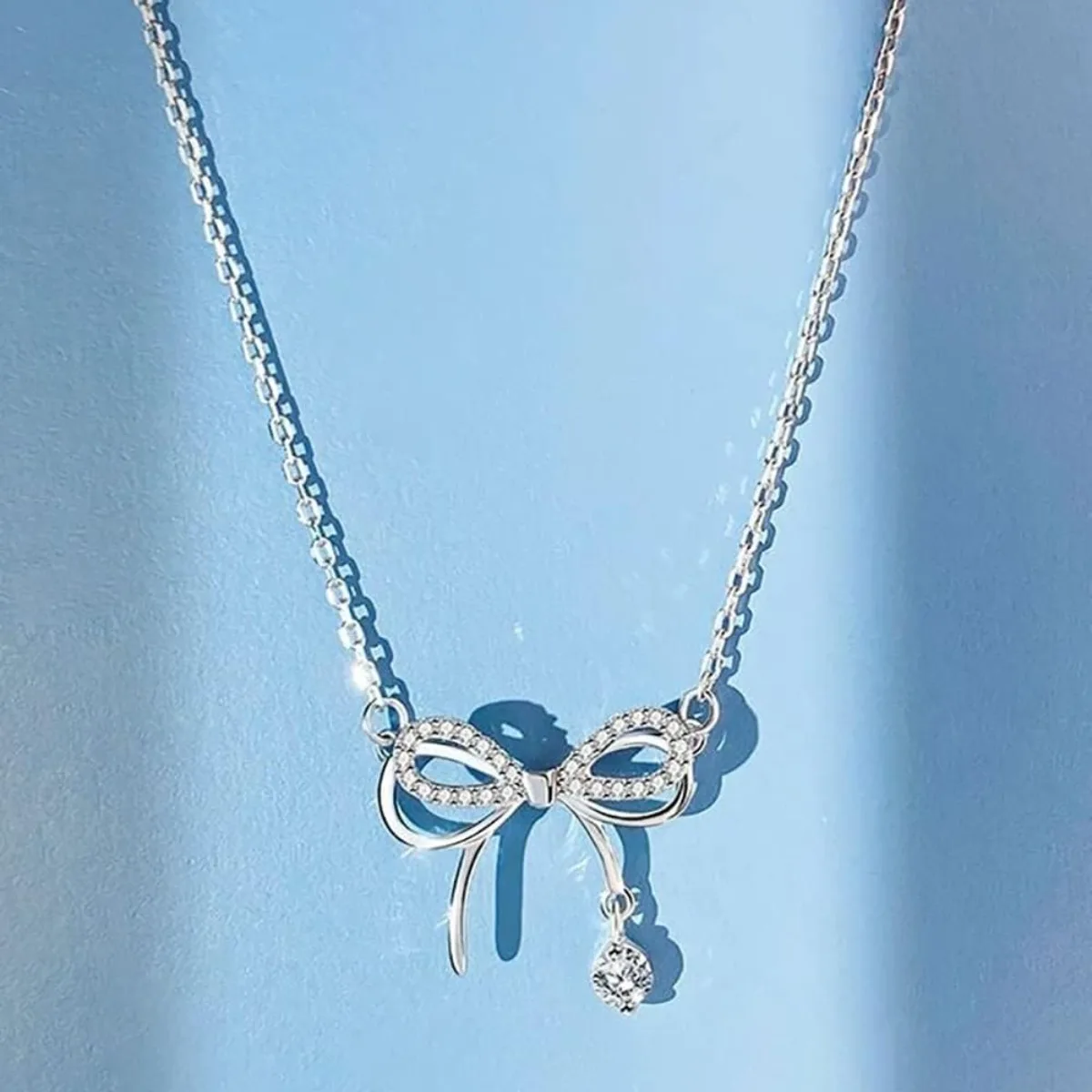

A Sterling Silver Bow Pendant Necklace, Romantic, Stylish And Simple, Suitable For girls To Wear At Banquets And Weddings