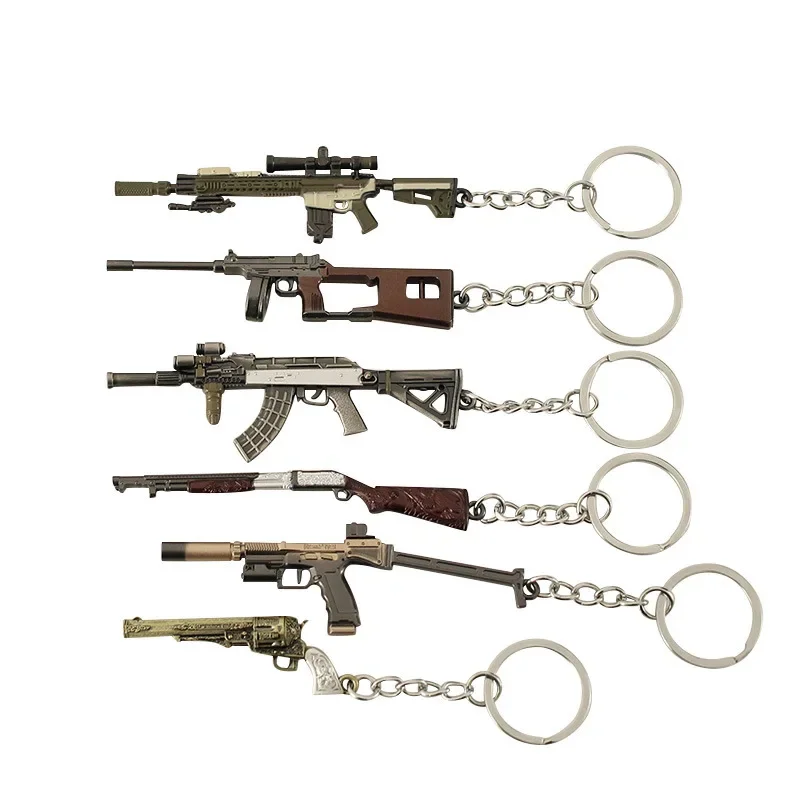 Resident Evil 8 Mini escopeta modelo llavero V61 AK M1897 SA110 USM AI M1851 revólver llavero de aleación mochila colgantes