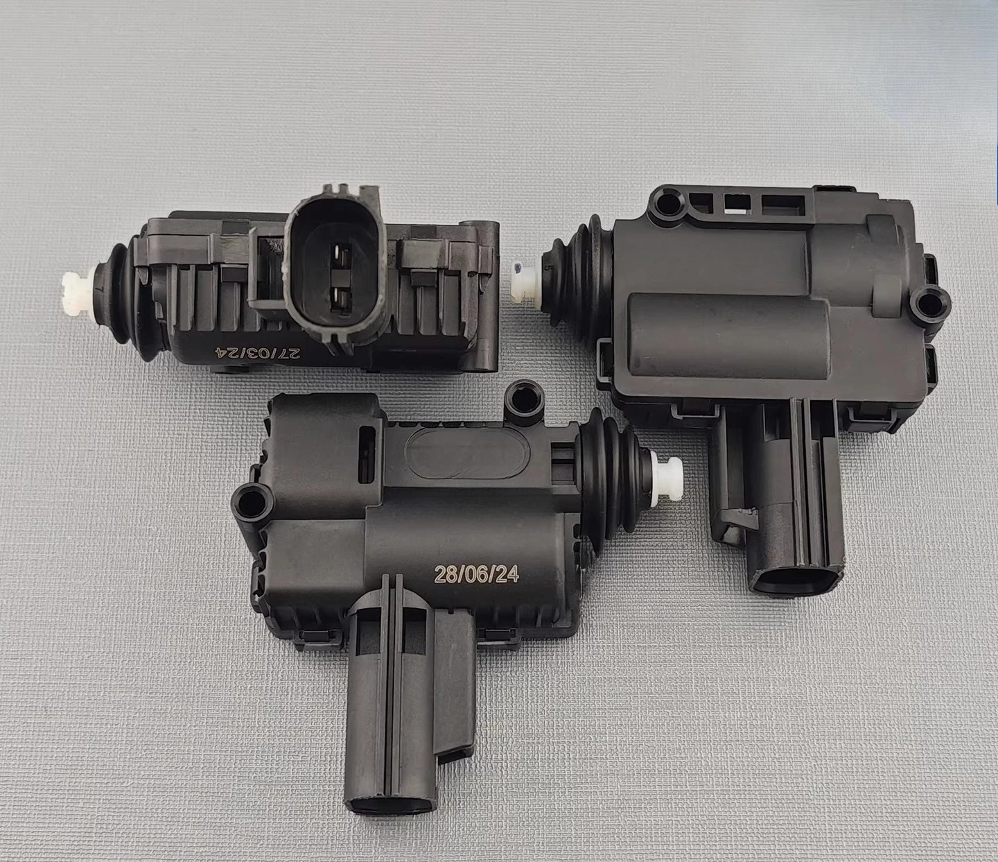 

Для FORD 05-14 Focus классический замок топливного бака, пряжка замка двигателя, аксессуары, оригинальные заводские аксессуары