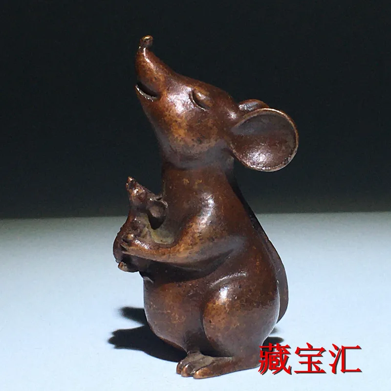 Old Collection Unearthed Antique Late Qing Dynasty Blessing Rat Holding Cub Handheld Piece Home Entrance Decor Collectible