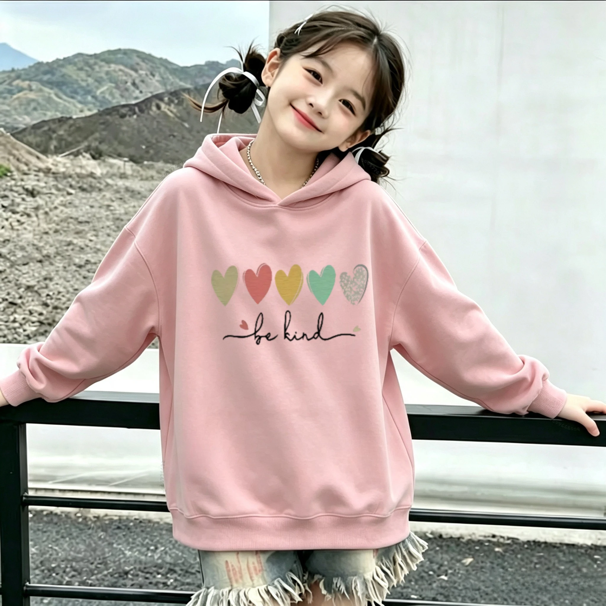 The latest autumn-winter original store cute heart-shaped colorful children's hooded pullover, warm clothing for boys and girls