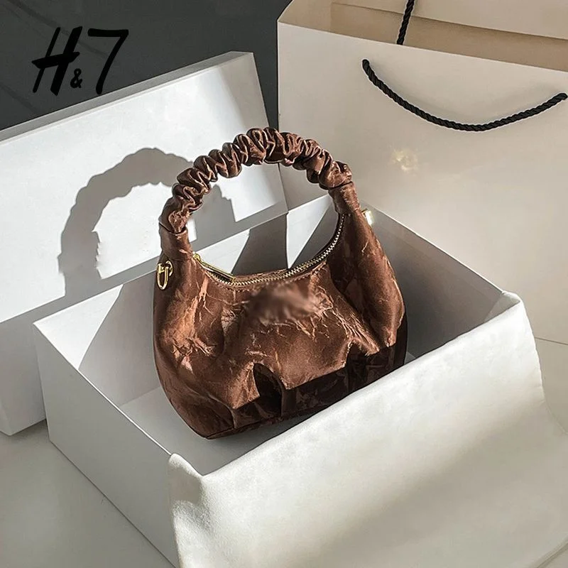 Light Luxury Retro New CloudS Bag Wrinkled Small Bag 2026 Handheld Crossbody Bag Feel Small Bag