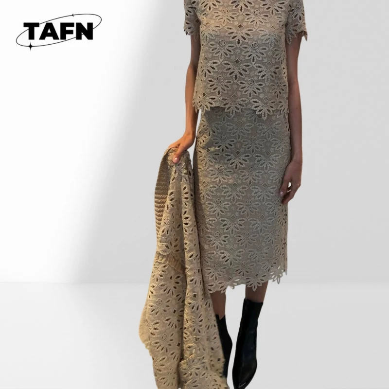 

Ladies Elegant Skirt Set Two Piece Outfit Short Skirt and Top for Street Style Casual Wear Ladies Modern Skirt Set Two BB1835