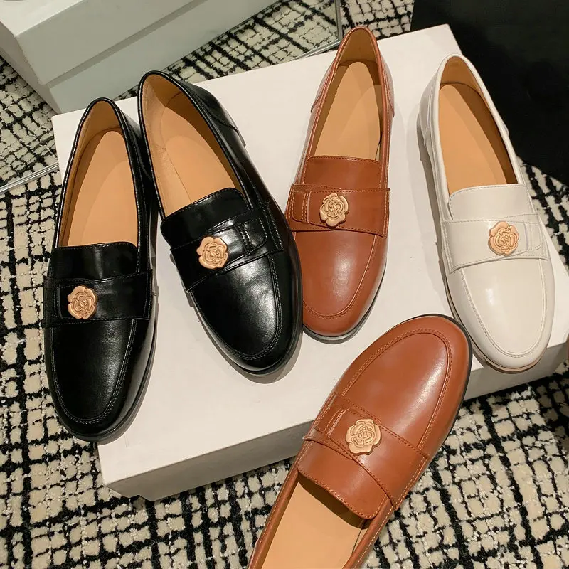 Genuine Leather Soft Brown White Luxury Brand Metal Flower Designer Woman Spring Shoes Slip-ons Mocasines Women Loafers Flats