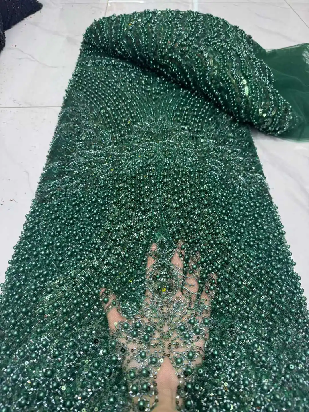 أحدث النيجيري الأفريقي 2025 فرنسا رائجة البيع تول أقمشة الدانتيل مع الخرز الترتر الراقية للعروس حفل زفاف خياطة فساتين