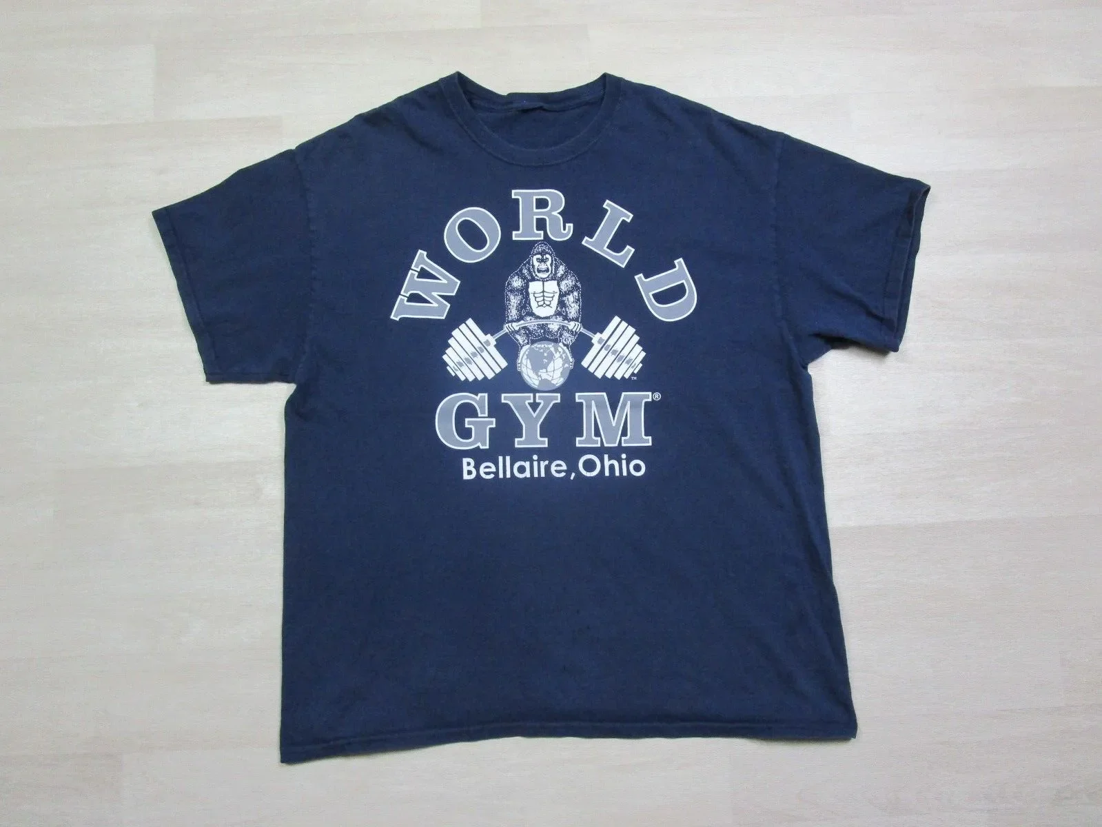 Vintage World Gym Gorilla Mirror Graphic T-Shirt Bellaire, Ohio Men’s (XL) Blue long or short sleeves