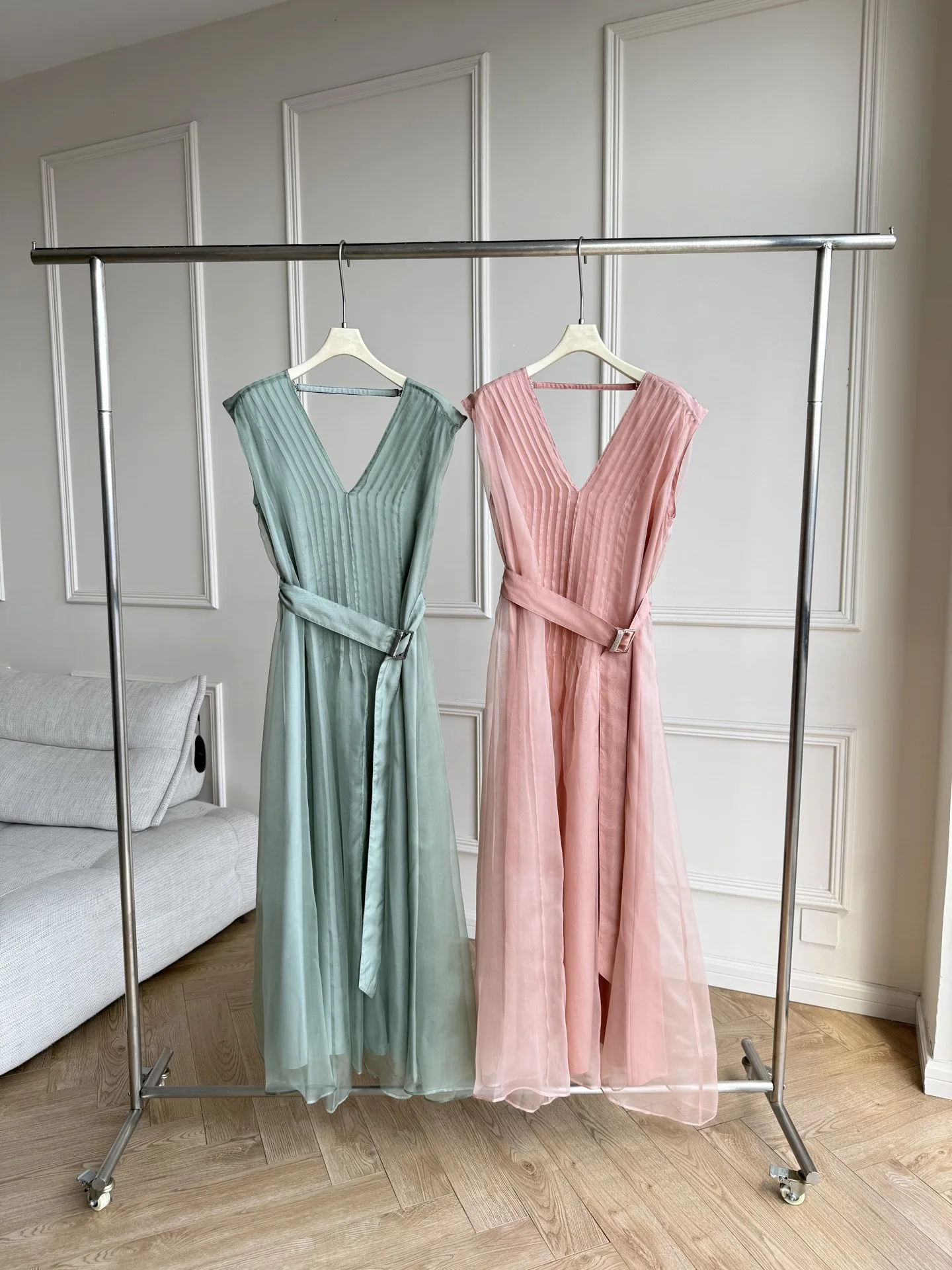 2026 Summer Clear Soft Light V-neck Sleeveless Dress
