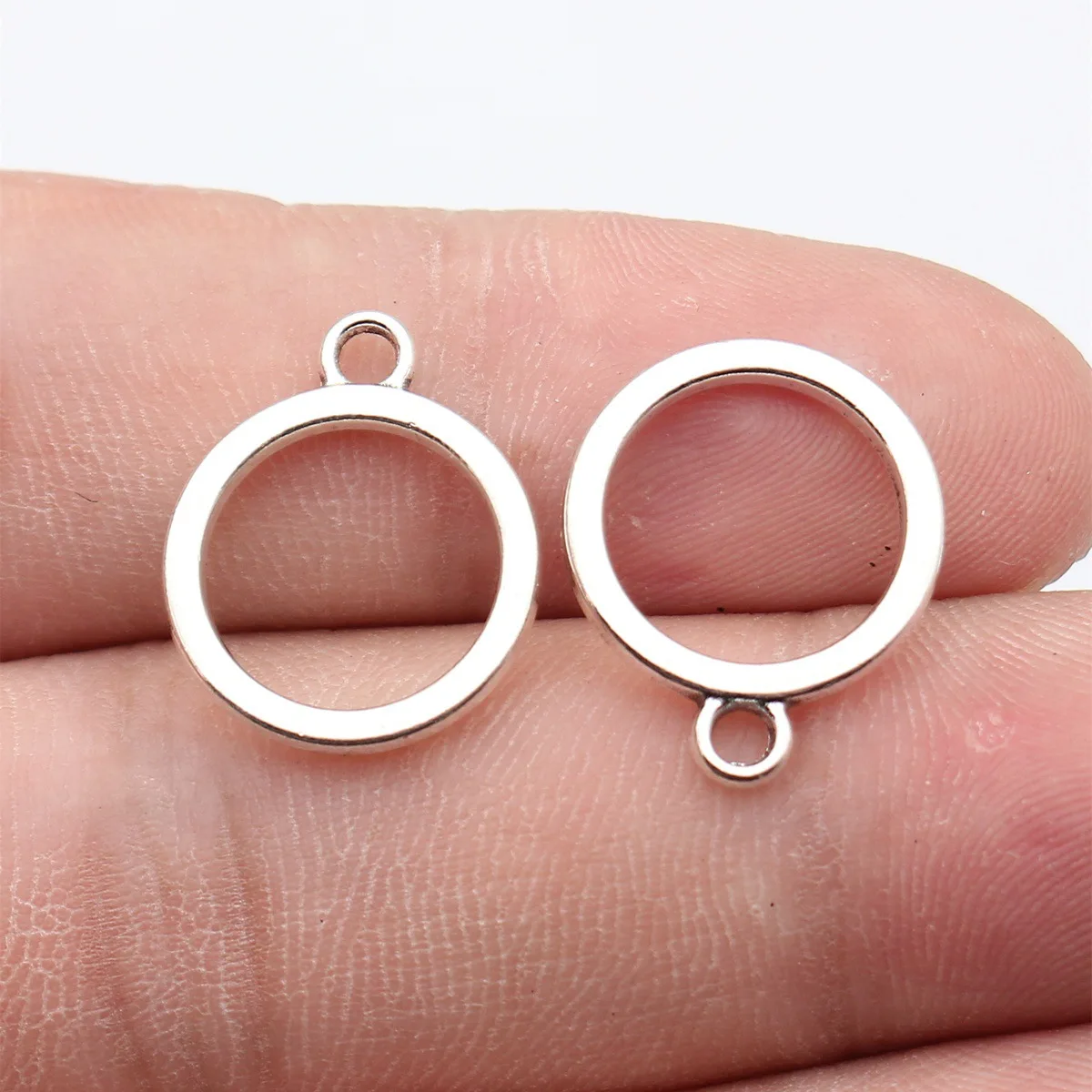 40pcs 19x15mm(0.75x0.59inch) Antique Silver Color Simple Geometric Hollowed Out Circular Charms DIY Jewelry Making Accessories