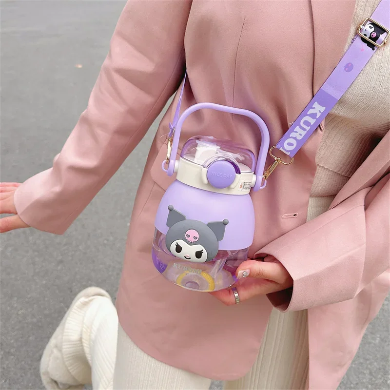 1050ml Water Bottle Kuromi Hello Kitty Pachacco Cinnamoroll Pompompurin Sanrio Cartoon Student Portable Plastic Summer Drink Cup